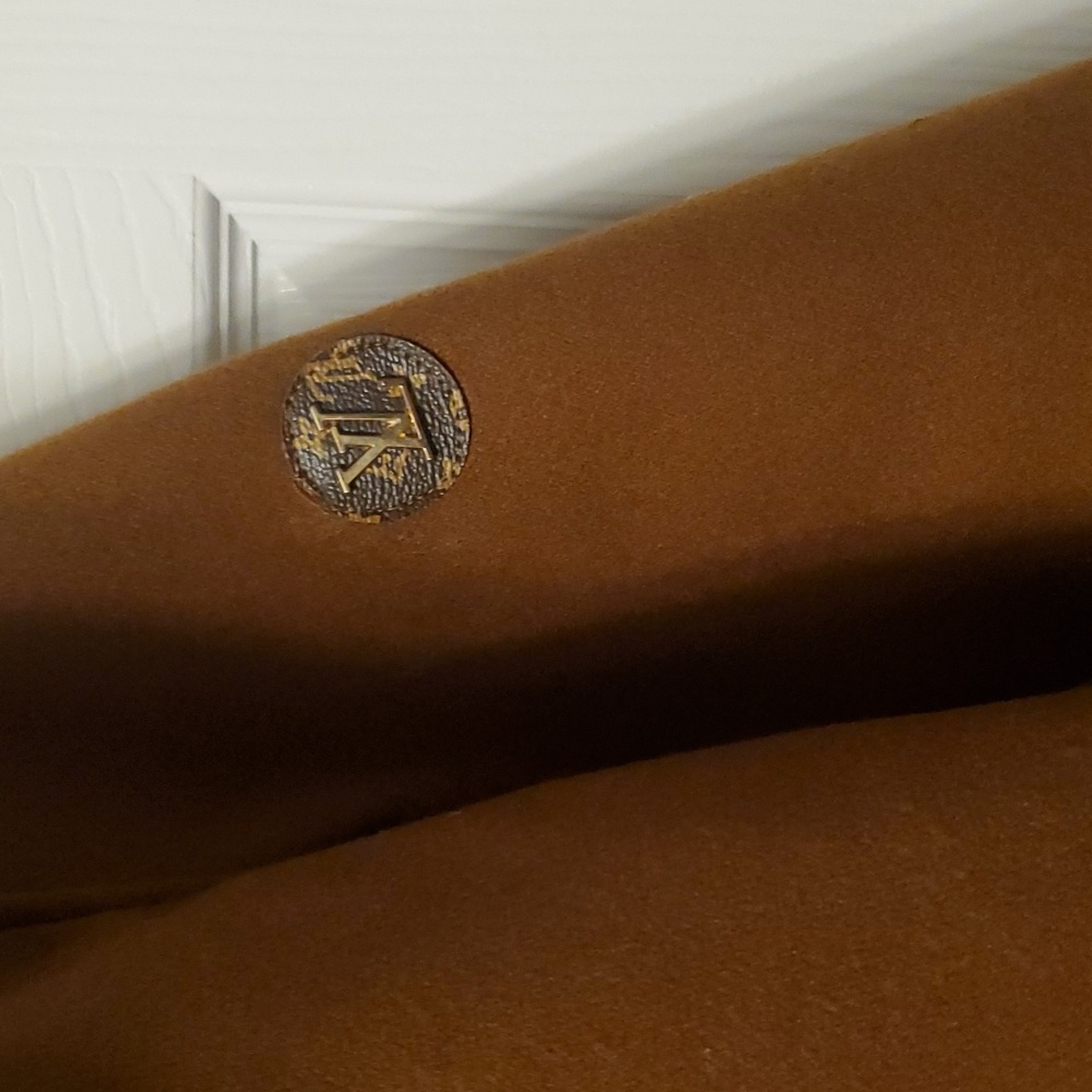 Coat - Picture 3 of 12